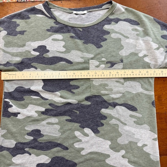 Bombom Camouflage Short Sleeve Tee women’s L preowned - Picture 3 of 6